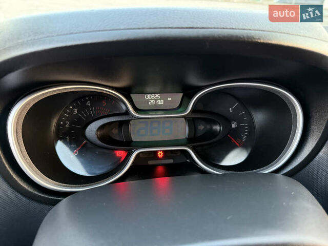 Белый Рено Трафик, объемом двигателя 2 л и пробегом 130 тыс. км за 18999 $, фото 69 на Automoto.ua