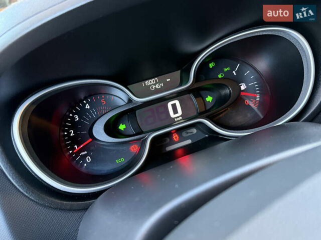 Белый Рено Трафик, объемом двигателя 2 л и пробегом 112 тыс. км за 17850 $, фото 51 на Automoto.ua