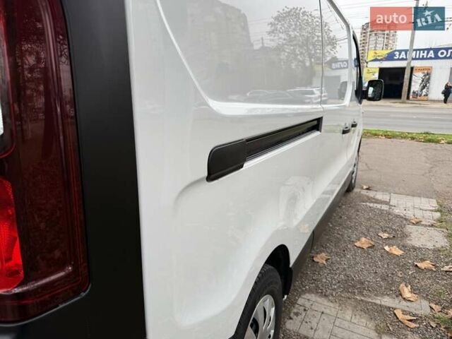 Белый Рено Трафик, объемом двигателя 2 л и пробегом 166 тыс. км за 19700 $, фото 47 на Automoto.ua