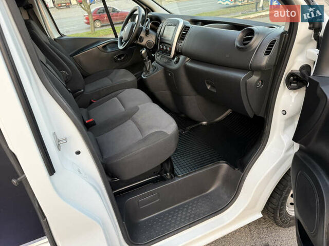 Белый Рено Трафик, объемом двигателя 2 л и пробегом 130 тыс. км за 18999 $, фото 49 на Automoto.ua