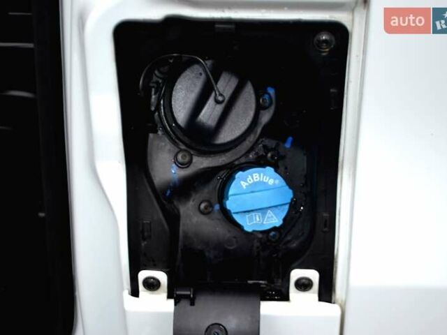 Белый Рено Трафик, объемом двигателя 2 л и пробегом 236 тыс. км за 16900 $, фото 80 на Automoto.ua