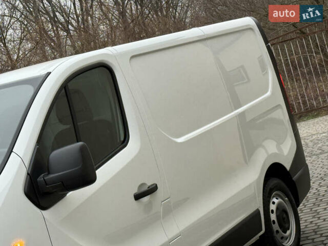 Белый Рено Трафик, объемом двигателя 2 л и пробегом 116 тыс. км за 17700 $, фото 10 на Automoto.ua