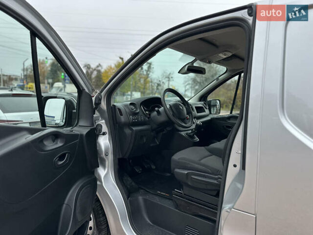 Білий Рено Трафік, об'ємом двигуна 2 л та пробігом 98 тис. км за 20500 $, фото 16 на Automoto.ua