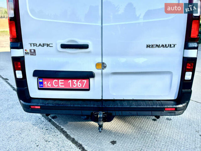 Белый Рено Трафик, объемом двигателя 2 л и пробегом 182 тыс. км за 17673 $, фото 56 на Automoto.ua