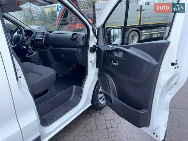 Белый Рено Трафик, объемом двигателя 2 л и пробегом 259 тыс. км за 16400 $, фото 49 на Automoto.ua