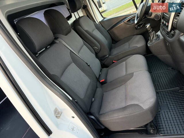 Белый Рено Трафик, объемом двигателя 2 л и пробегом 130 тыс. км за 18999 $, фото 48 на Automoto.ua