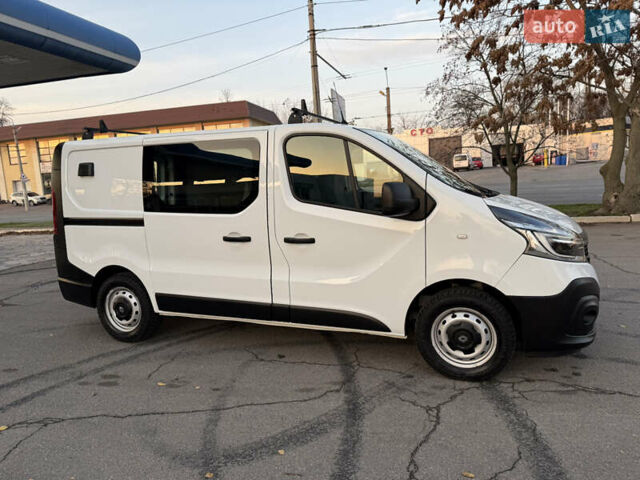 Белый Рено Трафик, объемом двигателя 2 л и пробегом 130 тыс. км за 18999 $, фото 11 на Automoto.ua