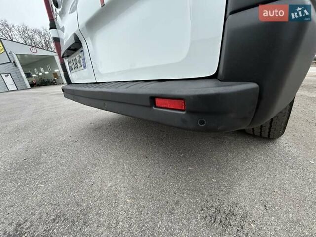 Белый Рено Трафик, объемом двигателя 2 л и пробегом 189 тыс. км за 17900 $, фото 41 на Automoto.ua