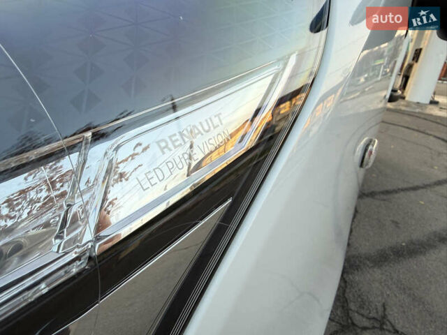 Белый Рено Трафик, объемом двигателя 2 л и пробегом 130 тыс. км за 18999 $, фото 35 на Automoto.ua