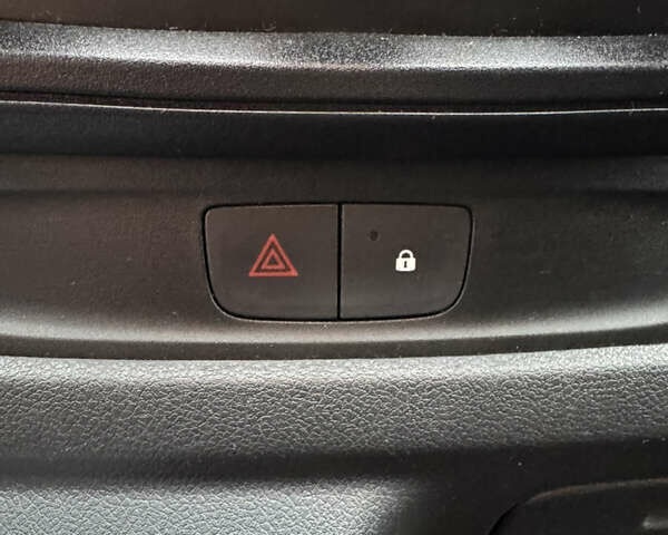 Білий Рено Трафік, об'ємом двигуна 2 л та пробігом 116 тис. км за 19450 $, фото 62 на Automoto.ua