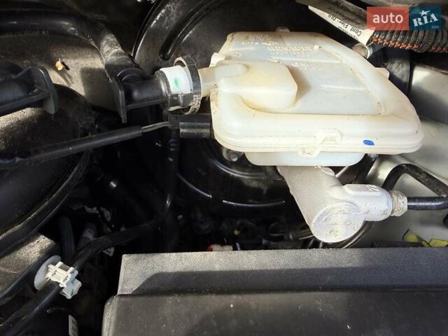 Білий Рено Трафік, об'ємом двигуна 2 л та пробігом 200 тис. км за 18900 $, фото 25 на Automoto.ua