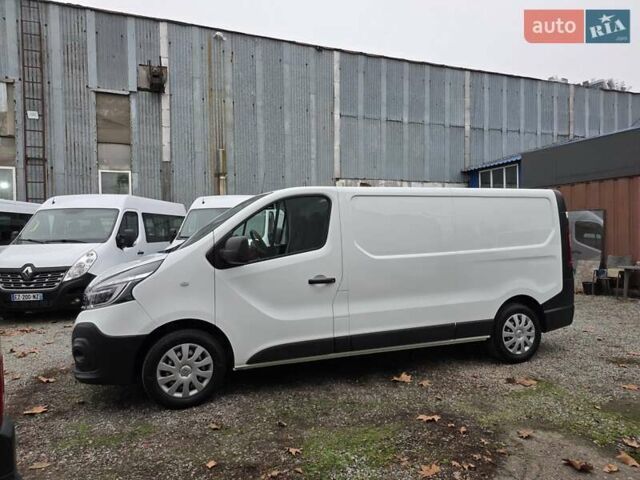 Белый Рено Трафик, объемом двигателя 2 л и пробегом 204 тыс. км за 18700 $, фото 1 на Automoto.ua