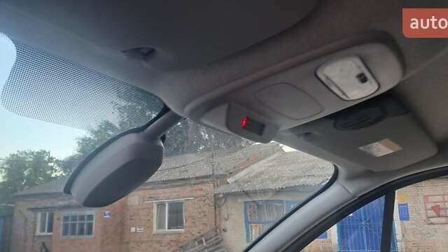 Белый Рено Трафик, объемом двигателя 2 л и пробегом 109 тыс. км за 19777 $, фото 32 на Automoto.ua