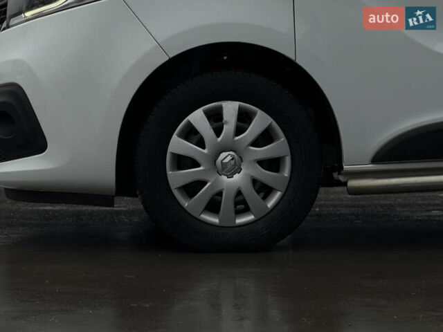 Белый Рено Трафик, объемом двигателя 2 л и пробегом 217 тыс. км за 18800 $, фото 13 на Automoto.ua