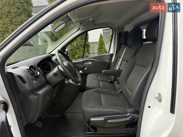 Белый Рено Трафик, объемом двигателя 2 л и пробегом 240 тыс. км за 15800 $, фото 29 на Automoto.ua
