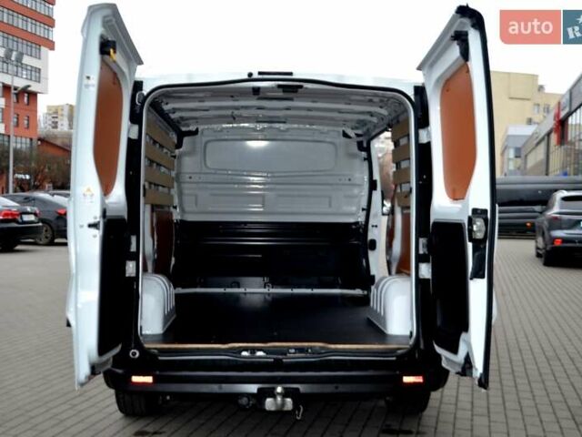 Белый Рено Трафик, объемом двигателя 2 л и пробегом 236 тыс. км за 16900 $, фото 144 на Automoto.ua