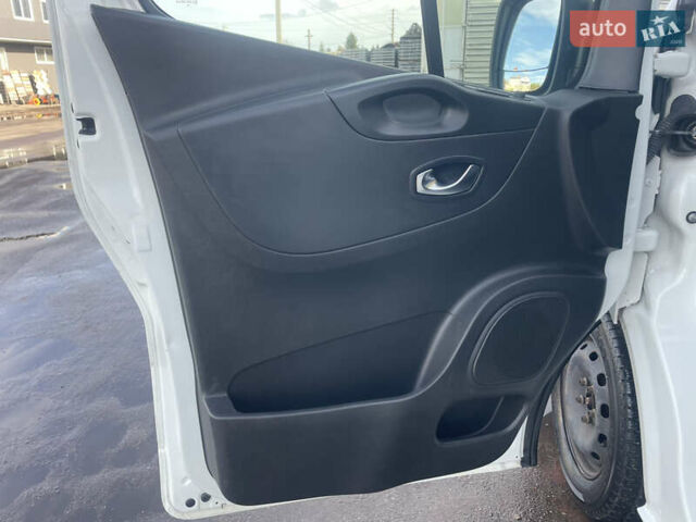 Белый Рено Трафик, объемом двигателя 2 л и пробегом 208 тыс. км за 14500 $, фото 16 на Automoto.ua