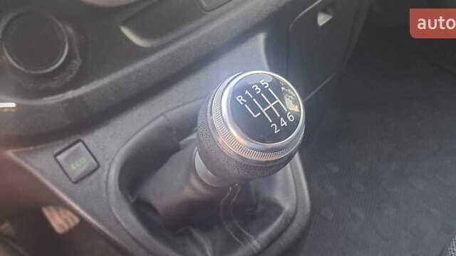 Белый Рено Трафик, объемом двигателя 2 л и пробегом 109 тыс. км за 19777 $, фото 29 на Automoto.ua