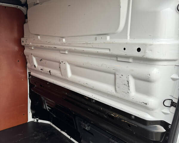 Білий Рено Трафік, об'ємом двигуна 2 л та пробігом 116 тис. км за 19450 $, фото 32 на Automoto.ua