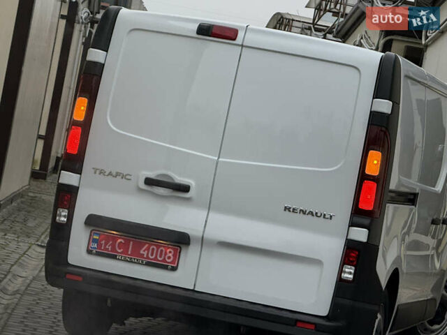 Белый Рено Трафик, объемом двигателя 2 л и пробегом 116 тыс. км за 17700 $, фото 33 на Automoto.ua