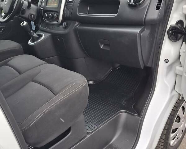 Белый Рено Трафик, объемом двигателя 2 л и пробегом 116 тыс. км за 16500 $, фото 21 на Automoto.ua