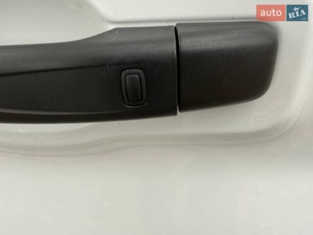 Белый Рено Трафик, объемом двигателя 2 л и пробегом 166 тыс. км за 19700 $, фото 39 на Automoto.ua