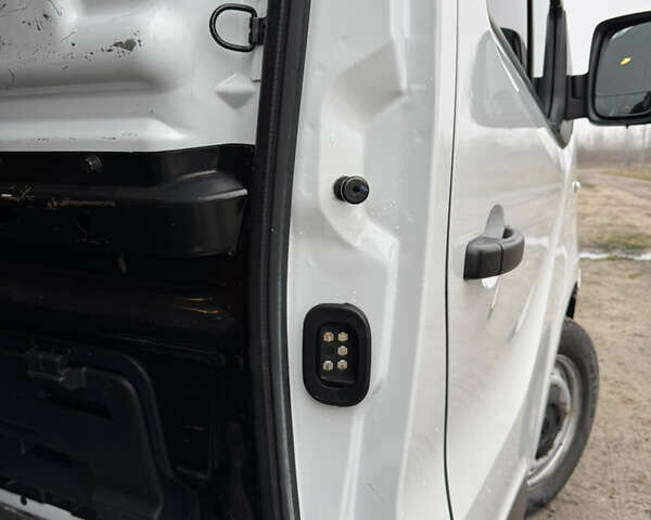 Білий Рено Трафік, об'ємом двигуна 2 л та пробігом 116 тис. км за 19450 $, фото 34 на Automoto.ua