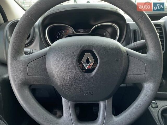 Білий Рено Трафік, об'ємом двигуна 2 л та пробігом 209 тис. км за 16955 $, фото 37 на Automoto.ua