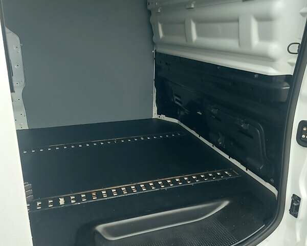 Білий Рено Трафік, об'ємом двигуна 2 л та пробігом 187 тис. км за 16700 $, фото 34 на Automoto.ua