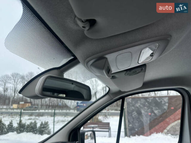 Білий Рено Трафік, об'ємом двигуна 2 л та пробігом 140 тис. км за 17500 $, фото 67 на Automoto.ua