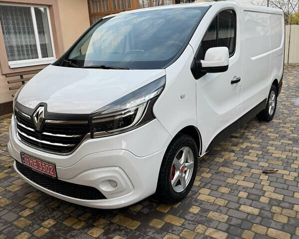 Белый Рено Трафик, объемом двигателя 2 л и пробегом 213 тыс. км за 16900 $, фото 5 на Automoto.ua