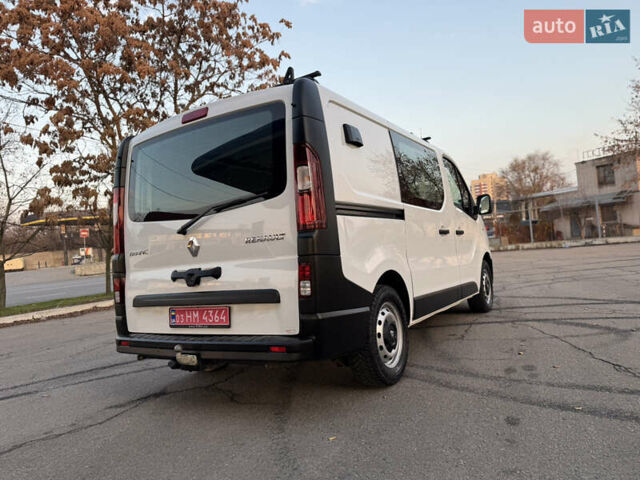 Белый Рено Трафик, объемом двигателя 2 л и пробегом 130 тыс. км за 18999 $, фото 17 на Automoto.ua