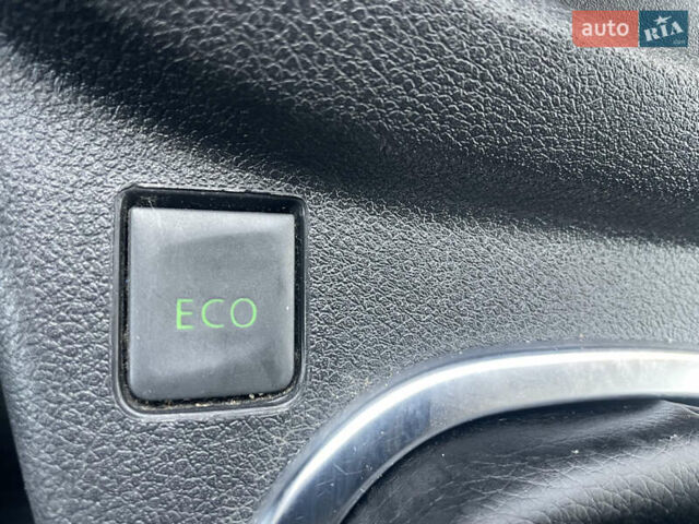 Белый Рено Трафик, объемом двигателя 2 л и пробегом 208 тыс. км за 14500 $, фото 29 на Automoto.ua