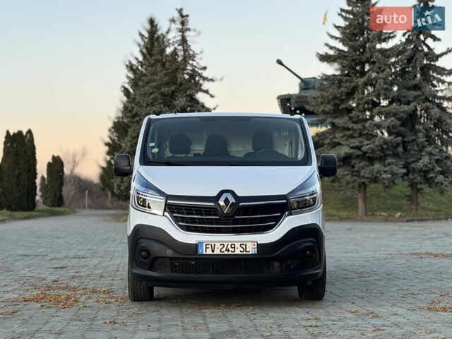 Белый Рено Трафик, объемом двигателя 2 л и пробегом 96 тыс. км за 19500 $, фото 4 на Automoto.ua