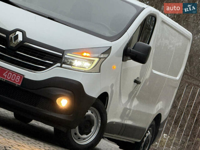 Белый Рено Трафик, объемом двигателя 2 л и пробегом 116 тыс. км за 17300 $, фото 6 на Automoto.ua