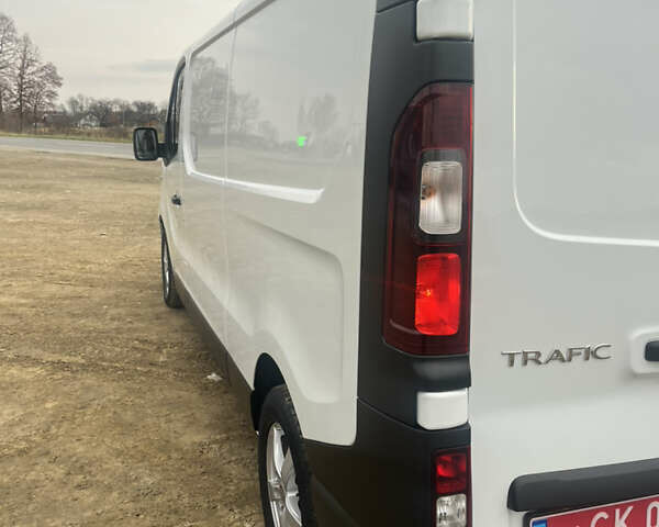 Білий Рено Трафік, об'ємом двигуна 2 л та пробігом 150 тис. км за 16950 $, фото 9 на Automoto.ua