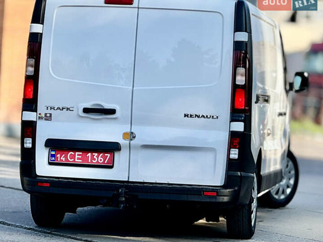 Белый Рено Трафик, объемом двигателя 2 л и пробегом 182 тыс. км за 17673 $, фото 16 на Automoto.ua