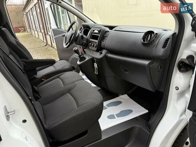 Белый Рено Трафик, объемом двигателя 2 л и пробегом 116 тыс. км за 17700 $, фото 37 на Automoto.ua