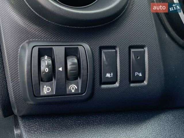 Білий Рено Трафік, об'ємом двигуна 2 л та пробігом 209 тис. км за 16955 $, фото 36 на Automoto.ua