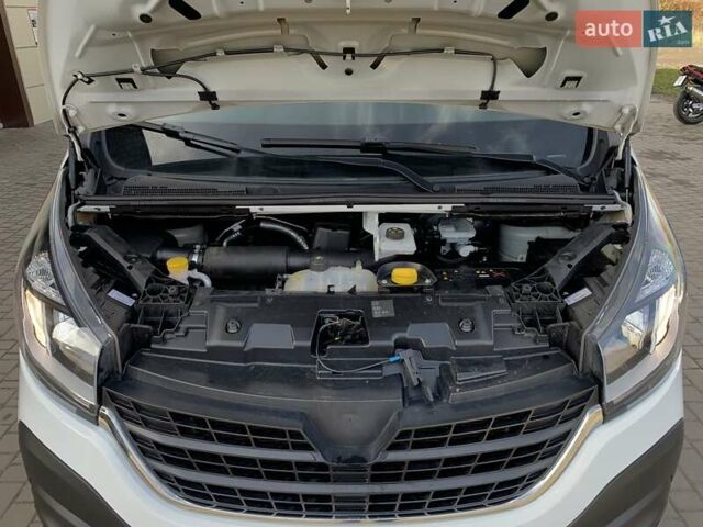 Білий Рено Трафік, об'ємом двигуна 2 л та пробігом 209 тис. км за 16955 $, фото 52 на Automoto.ua