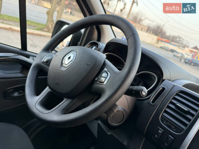 Белый Рено Трафик, объемом двигателя 2 л и пробегом 130 тыс. км за 18999 $, фото 52 на Automoto.ua