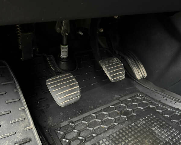 Білий Рено Трафік, об'ємом двигуна 2 л та пробігом 116 тис. км за 19450 $, фото 83 на Automoto.ua