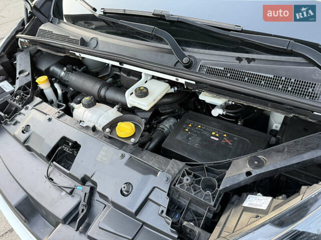 Белый Рено Трафик, объемом двигателя 2 л и пробегом 130 тыс. км за 18999 $, фото 93 на Automoto.ua