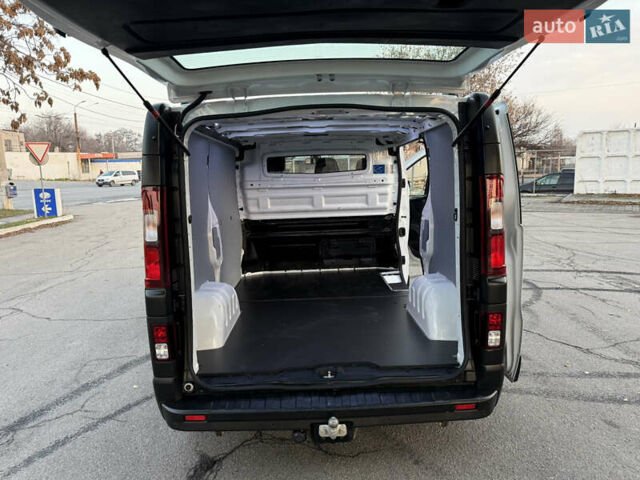 Белый Рено Трафик, объемом двигателя 2 л и пробегом 130 тыс. км за 18999 $, фото 82 на Automoto.ua