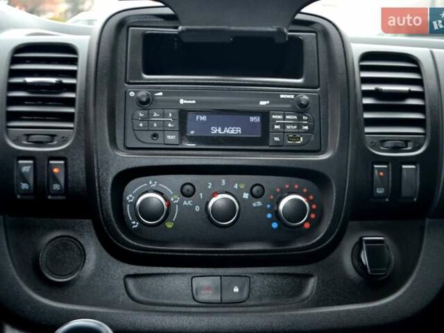 Белый Рено Трафик, объемом двигателя 2 л и пробегом 236 тыс. км за 16900 $, фото 37 на Automoto.ua