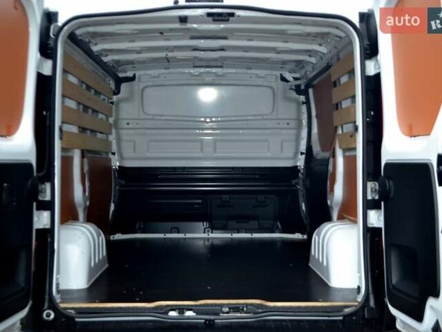 Белый Рено Трафик, объемом двигателя 2 л и пробегом 236 тыс. км за 16900 $, фото 148 на Automoto.ua