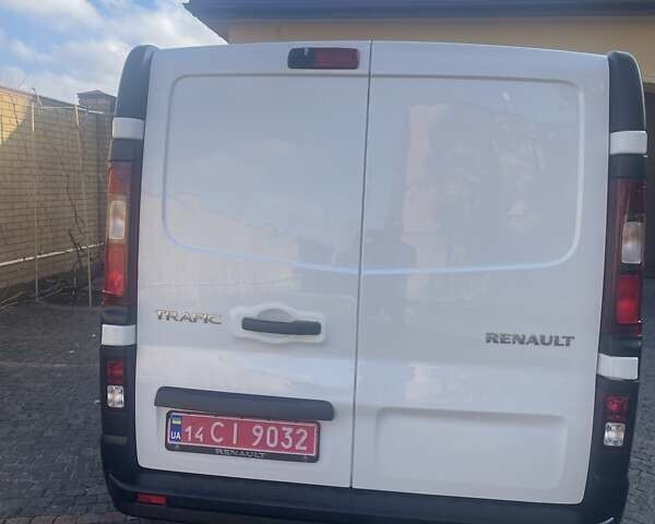 Белый Рено Трафик, объемом двигателя 2 л и пробегом 210 тыс. км за 16899 $, фото 3 на Automoto.ua
