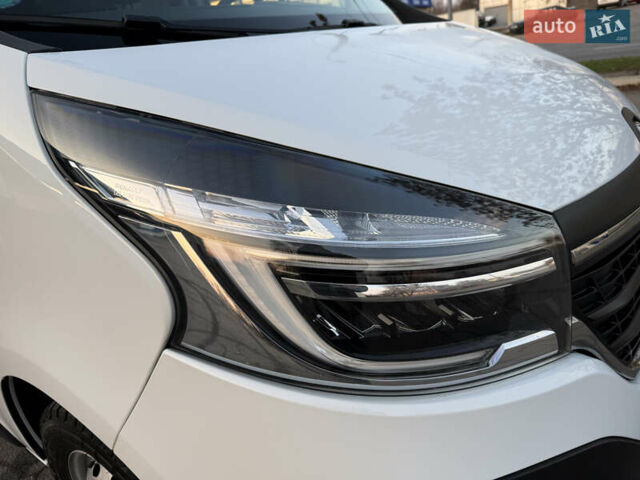 Белый Рено Трафик, объемом двигателя 2 л и пробегом 130 тыс. км за 18999 $, фото 36 на Automoto.ua