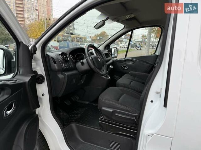 Белый Рено Трафик, объемом двигателя 2 л и пробегом 166 тыс. км за 19700 $, фото 9 на Automoto.ua