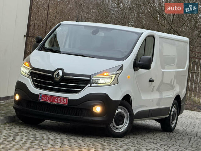 Белый Рено Трафик, объемом двигателя 2 л и пробегом 116 тыс. км за 17700 $, фото 2 на Automoto.ua